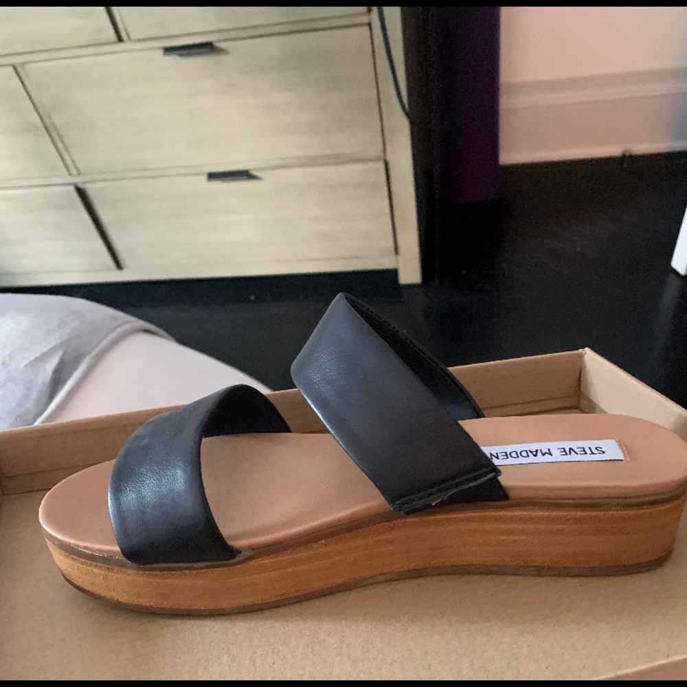 Steve Madden sandals, black leather strap, wood bottom, NWT